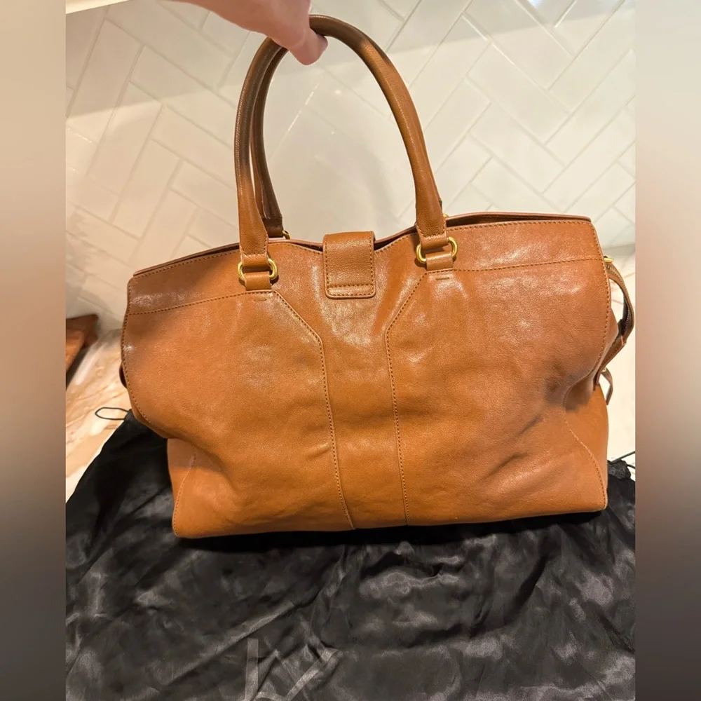 Yves Saint Laurent Brown Leather Medium Cabas Chyc Tote - Picture 4 of 15